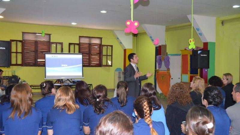 Charla sobre violencia para docentes de Valle Viejo