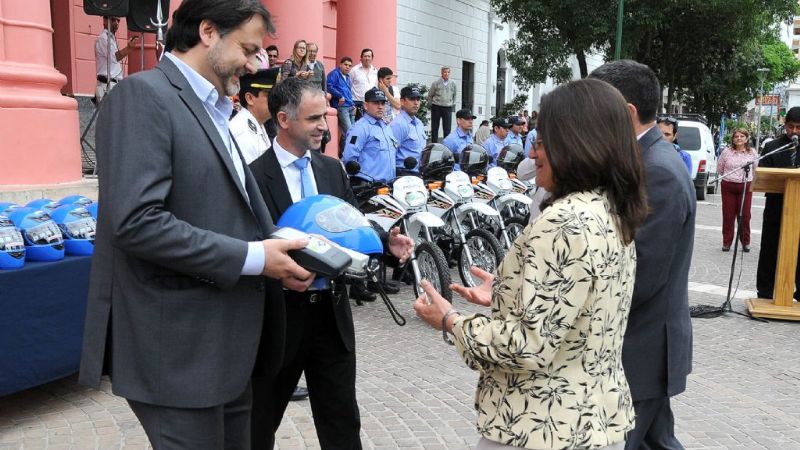 Lucía  entregó equipamiento para fortalecer acciones de prevención en seguridad