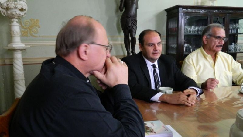 El Obispo y miembros de la Curia recibieron a la Comisión de Reforma de la Constitución