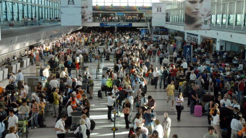 Oficial: el paciente con síntomas de ébola no pasó Argentina