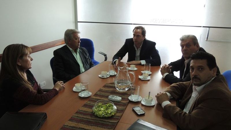 El vicegobernador junto a representantes del partido VOS