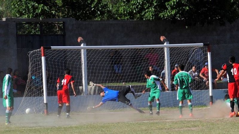 Los Sureños mantuvo el invicto y la ventaja sobre el “Defe”