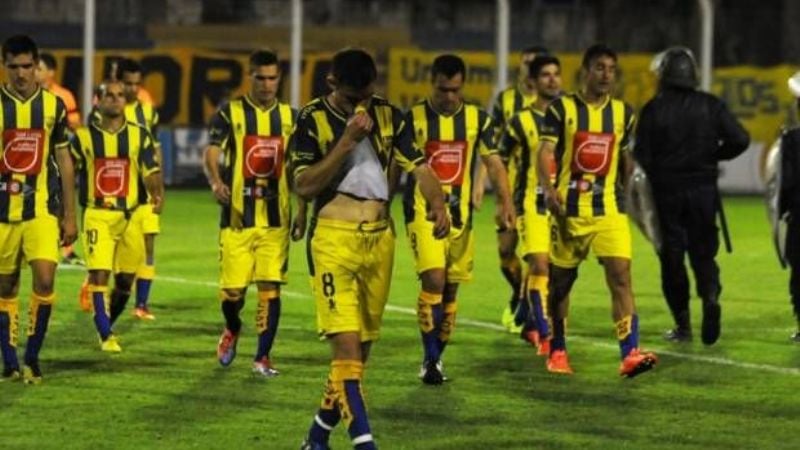 Gran triunfo del “Santo”, que mantiene encendida la ilusión