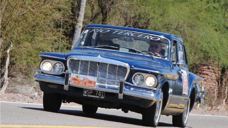 Los Autos de Época completaron la 3ra Ruta del Adobe