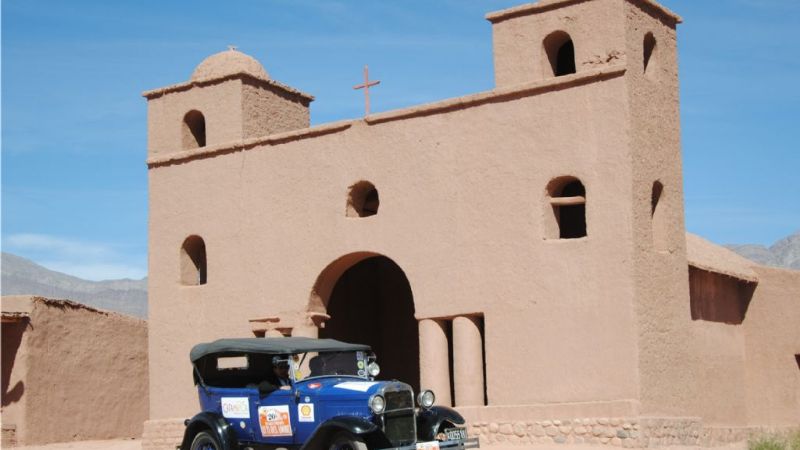 Los Autos de Época completaron la 3ra Ruta del Adobe