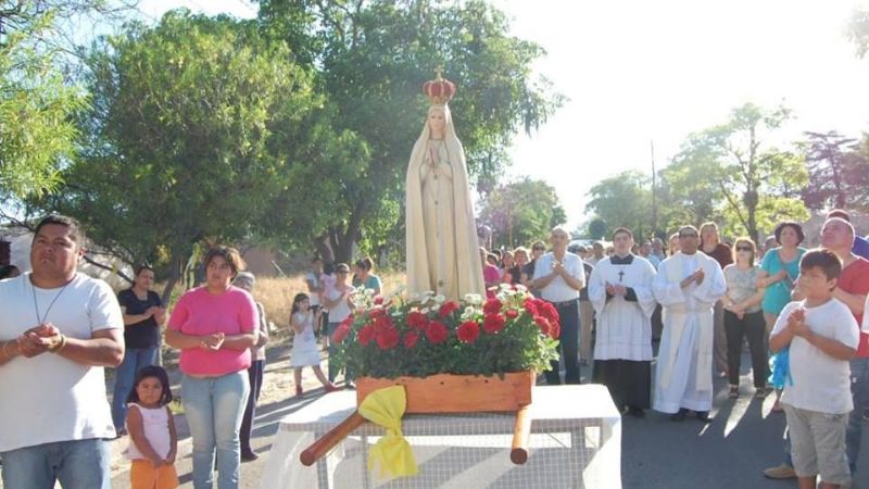 Con un emotivo homenaje de los niños culminaron las fiestas de la Virgen de Fátima