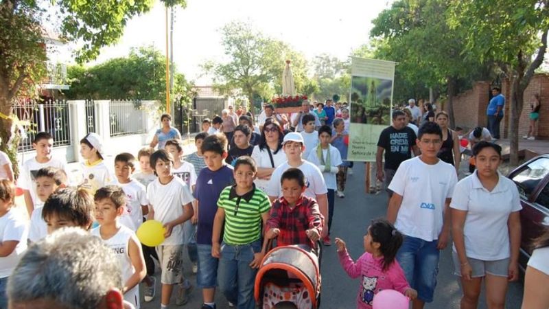 Con un emotivo homenaje de los niños culminaron las fiestas de la Virgen de Fátima
