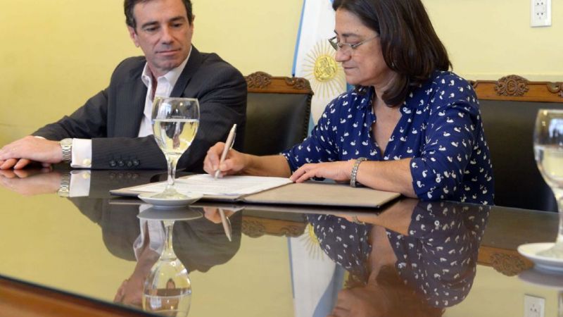 Convenio para abastecer de gas natural a centros asistenciales y una escuela de Recreo