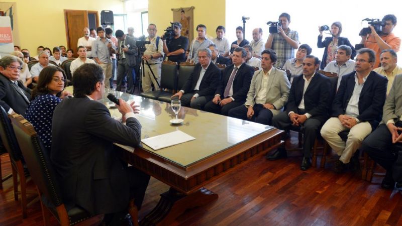 Convenio para abastecer de gas natural a centros asistenciales y una escuela de Recreo