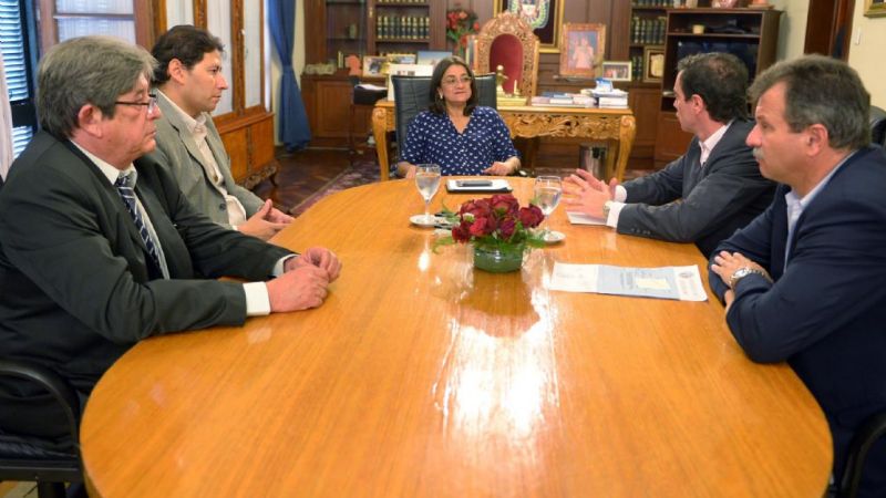 Convenio para abastecer de gas natural a centros asistenciales y una escuela de Recreo