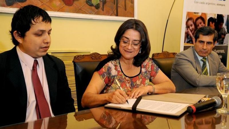 Corpacci firmó convenio para el pago de la primera moratoria previsional