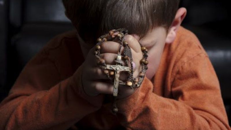 Rosario de niños desde la Catedral Basílica