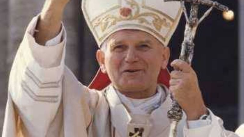 Fiesta en honor a San Juan Pablo II en el barrio 9 de Julio