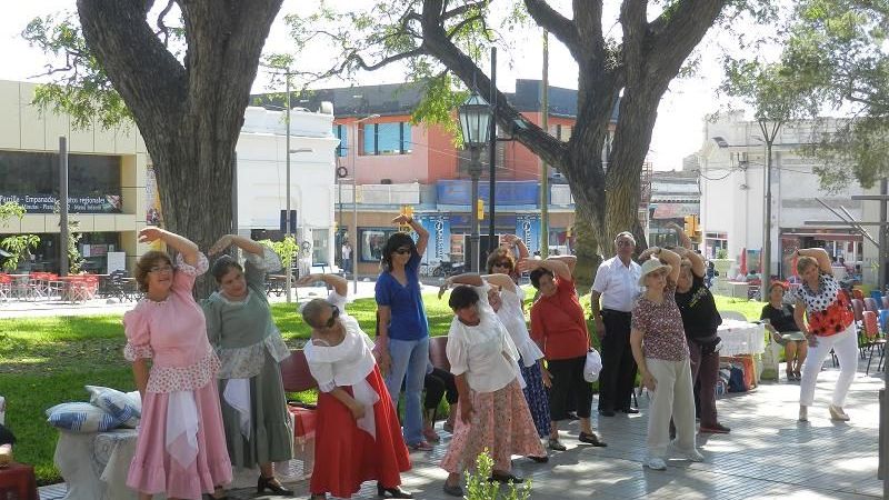 Adultos mayores disfrutaron de una gran jornada en la Plaza