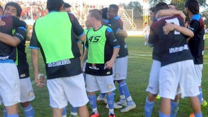 Unión Aconquija cada vez más cerca del primer objetivo