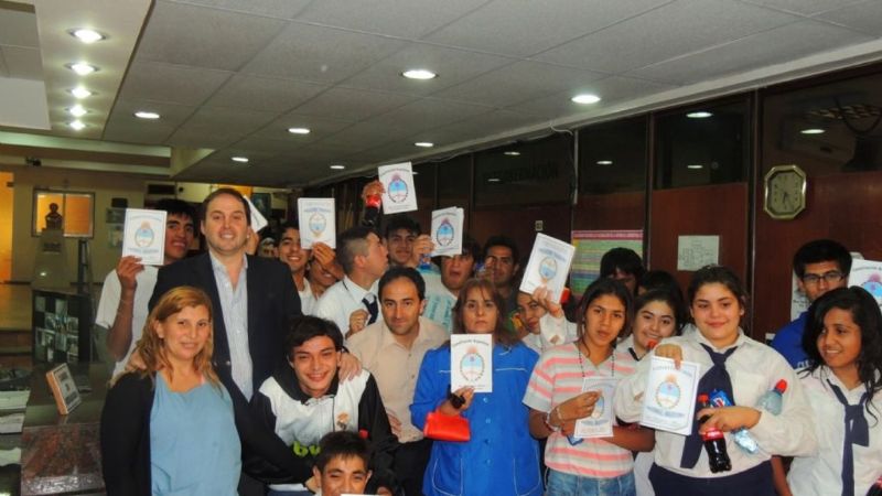 Alumnos de la Escuela Especial Nº 10 fueron “Senadores por un día”
