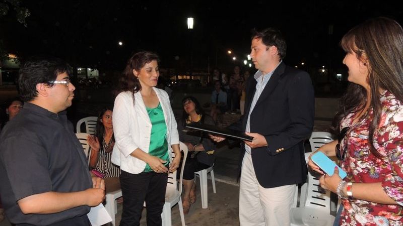 Mera visitó la 10° Feria del Libro en Recreo