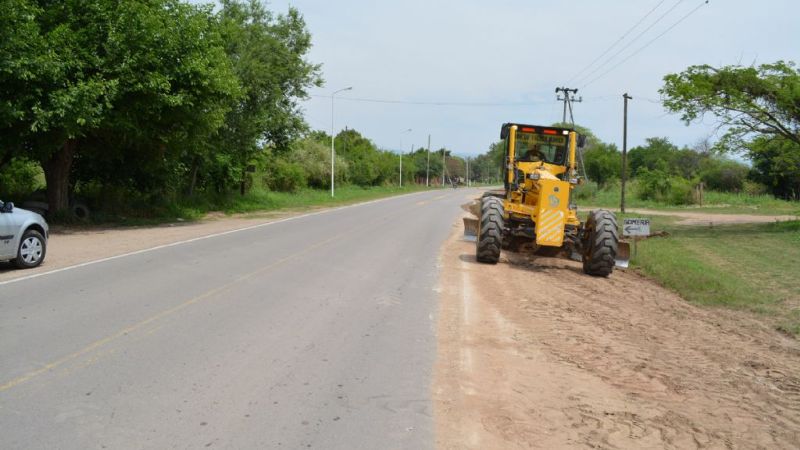 Transitar con precaución por ruta 64 por trabajos en banquinas
