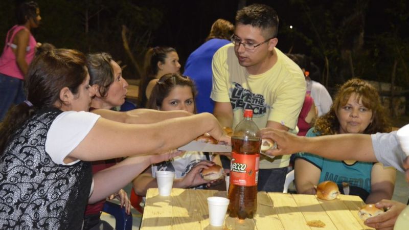 Homenaje a las madres de Santa Rosa