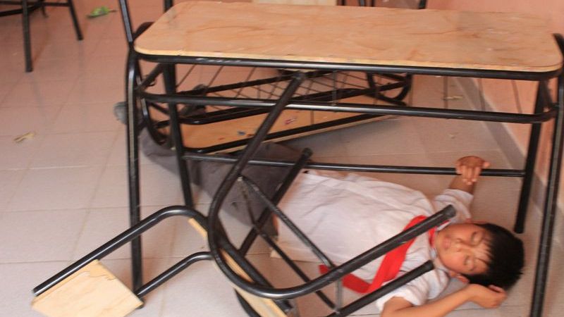 Práctica de simulacro en la Escuela Municipal