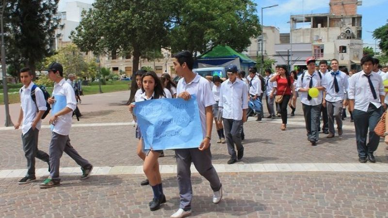 La escuela "Miguel Cané" recibió a la campaña "Agentes por un Día"