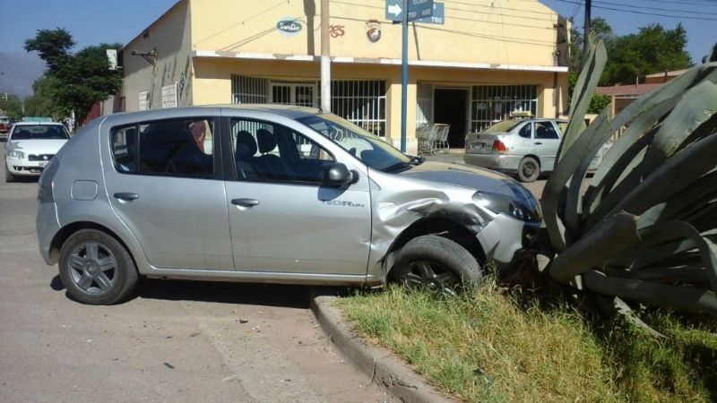 Choque y fuga en Tinogasta