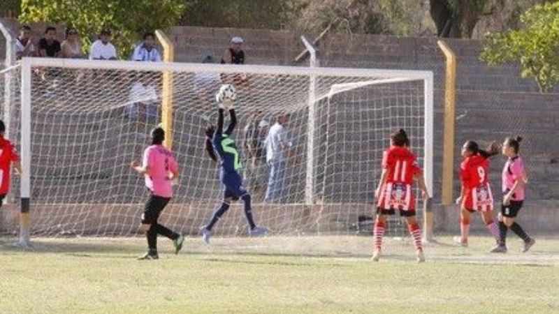 San Martín de Tucumán goleó 4-0 a San Luis, en Belén