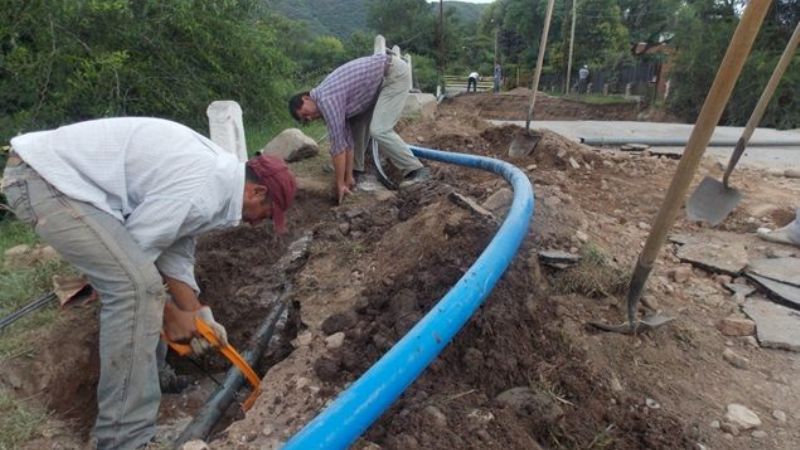 Restablecen el servicio de agua potable en Miraflores y ponen en marcha una perforación