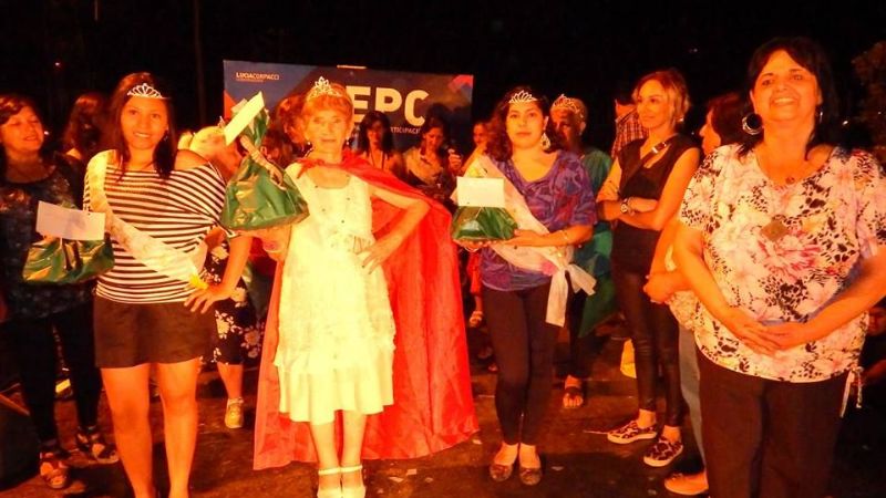 20 candidatas participaron en la elección de la reina madre