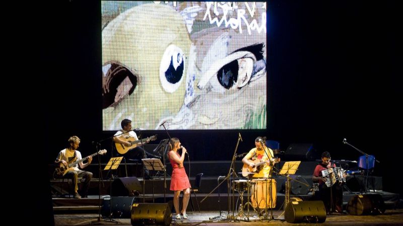 Marioni llevó de viaje al público por la música del país