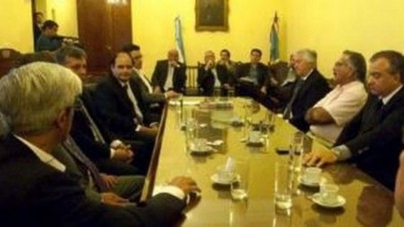 El viernes, reunión por la reforma constitucional