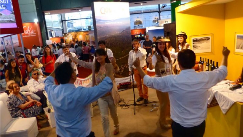 Catamarca se lució en la FIT con su gastronomía, vinos y bailes