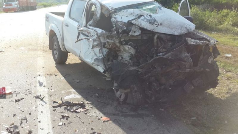 Un camión chocó con una camioneta en la ruta 38