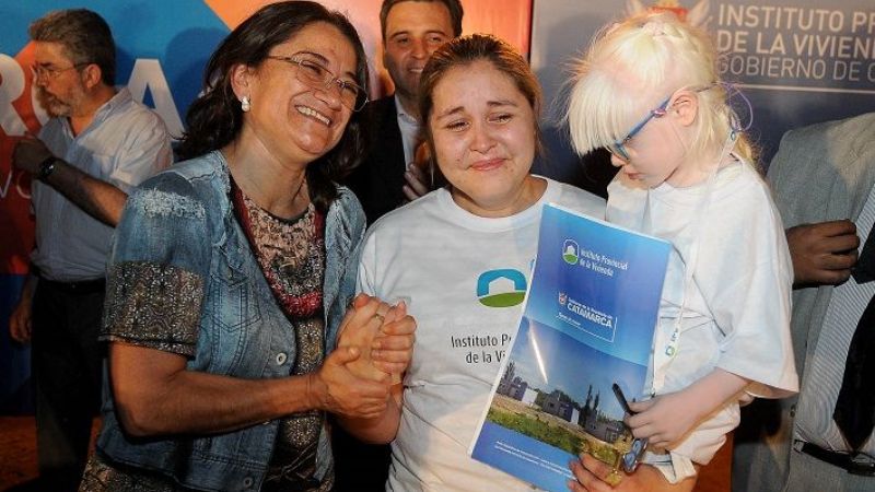 Entregaron 120 viviendas