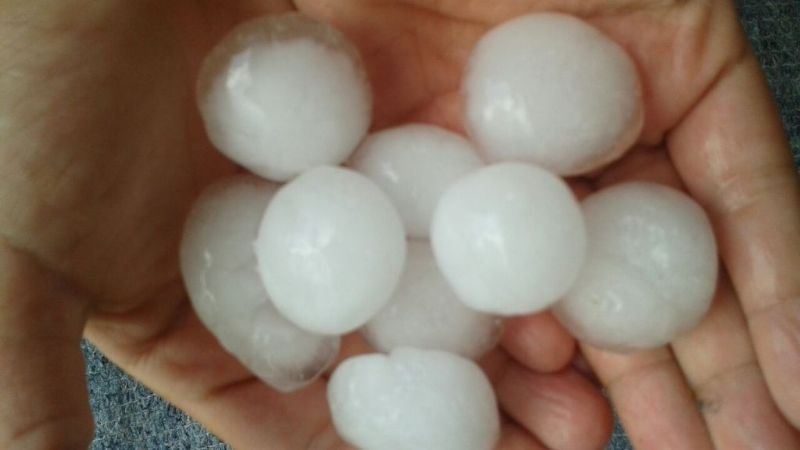 Cayó piedra sin llover