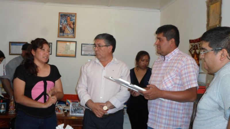 Reconocimiento de León Mendoza a los bomberos voluntarios