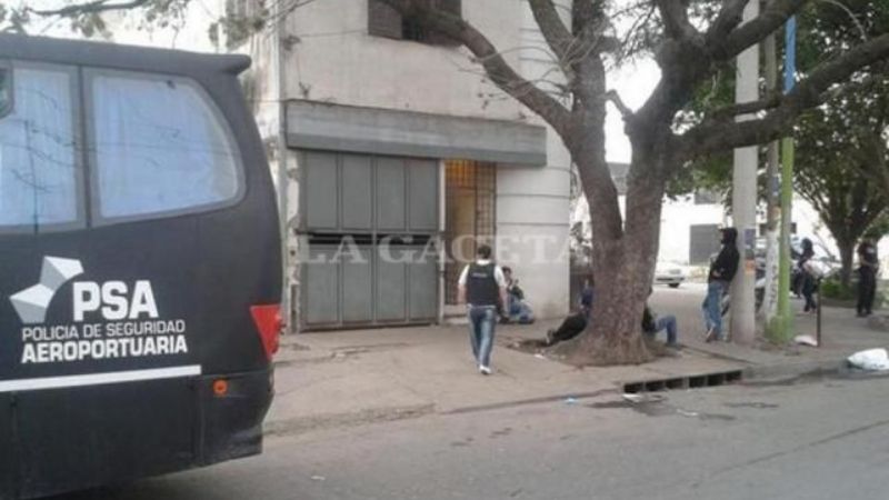 Allanaron 40 propiedades de "Los Ale", detienen al "Mono" y secuestran droga y armas