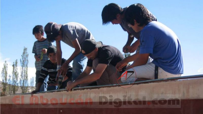 Las escuelas del Norte de Fiambalá “reviven” gracias a los turistas solidarios