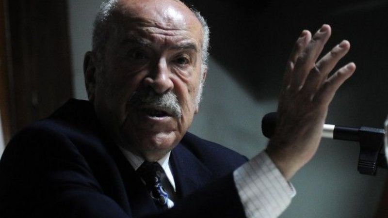 Prestigioso académico acusa a Castillo de estar a favor de las cúpulas