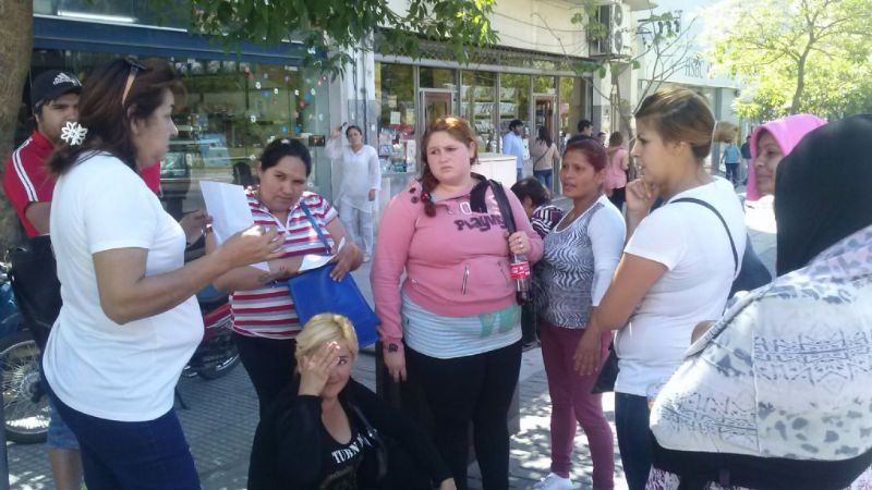 “Ellas Hacen” reclaman pago