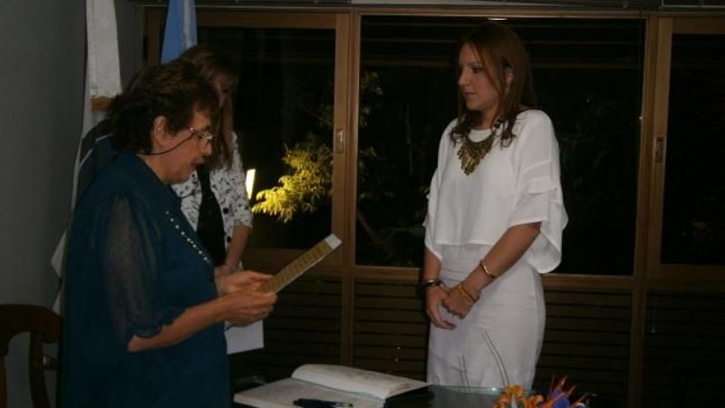 Nueva escribana tomó juramento