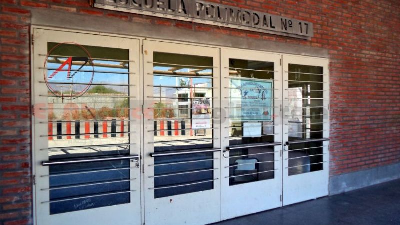 Confirman que alumno fue atacado con un arma blanca, dentro de la escuela