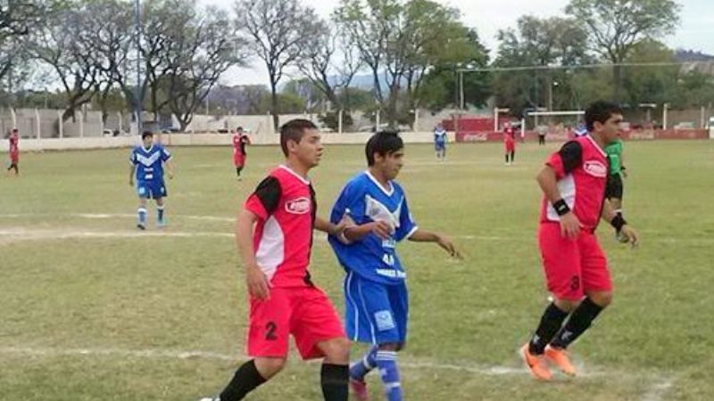 Defensores de Esquiú se mantiene cerca de Los Sureños