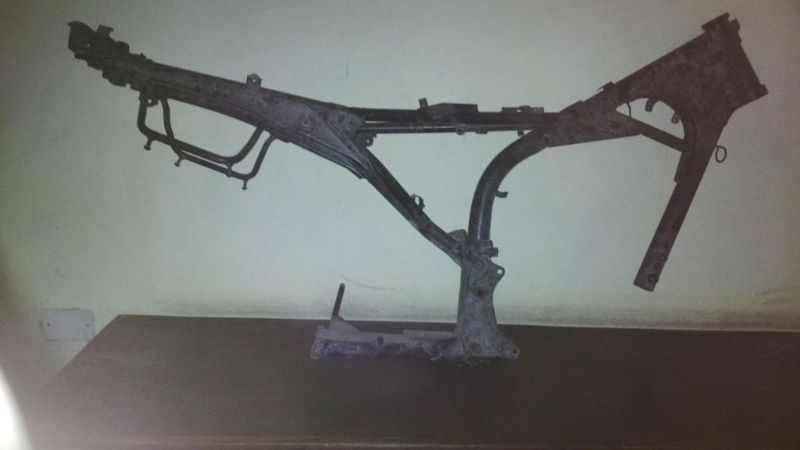 Atraparon a dos jóvenes, recuperan un cuadro y una moto robada en Valle Viejo