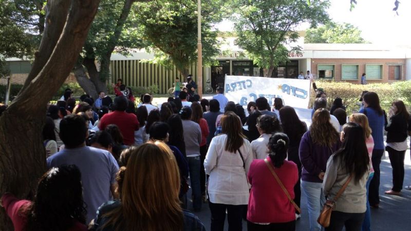 Docentes santamarianos protestaron por la atención en Reconocimiento Médico