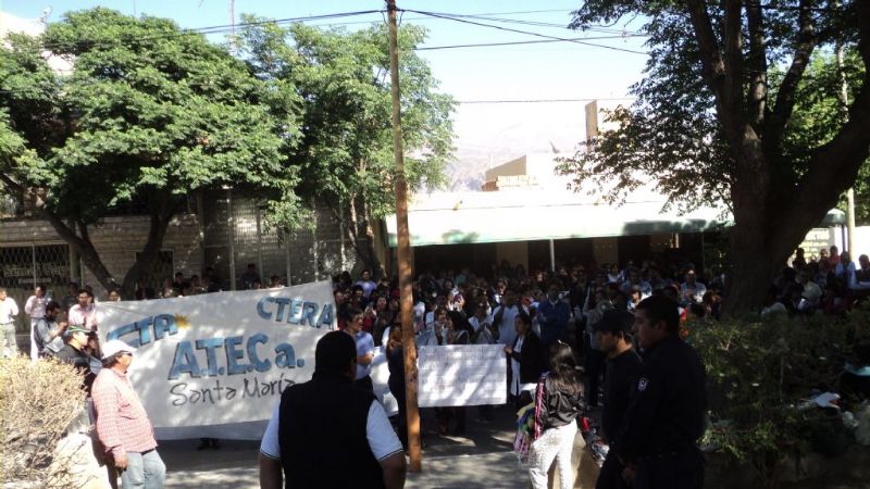 Docentes santamarianos protestaron por la atención en Reconocimiento Médico