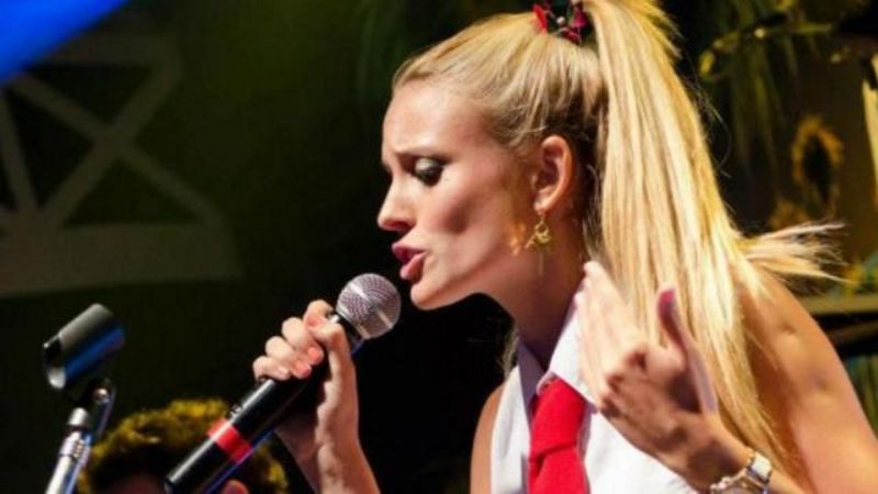 Aparecieron fotos hot de la cantante de Agapornis