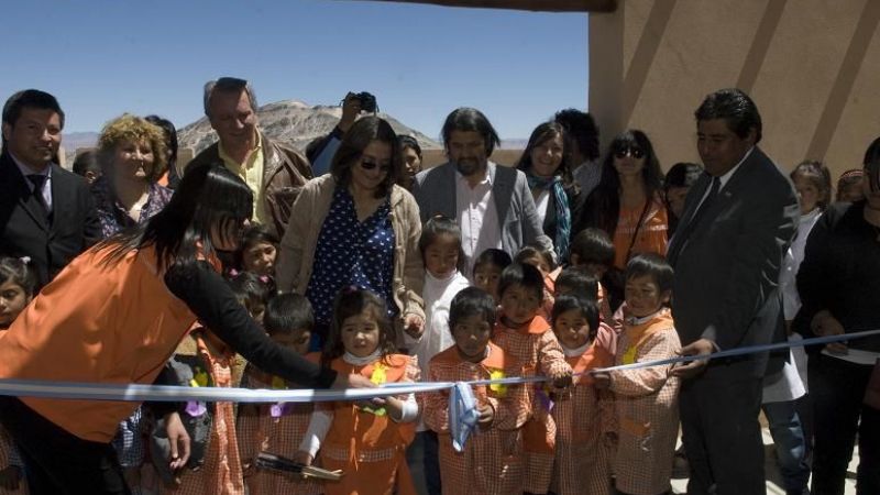 La Gobernadora inauguró la Escuela N° 142 de El Peñón