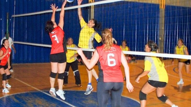 “Finde” de consagraciones en el torneo Oficial de vóleibol