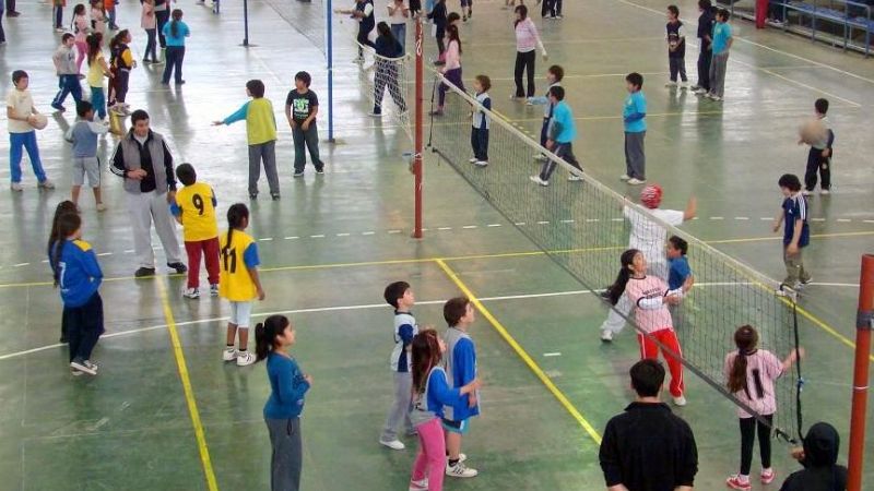 Invitan a una jornada de capacitación de mini vóley
